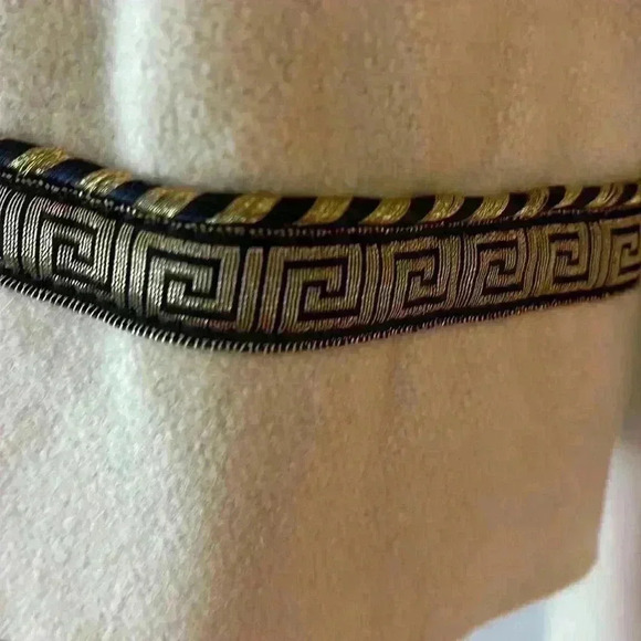 Vintage 80% wool coat. Made in the USA. Size medium. - Picture 3 of 15